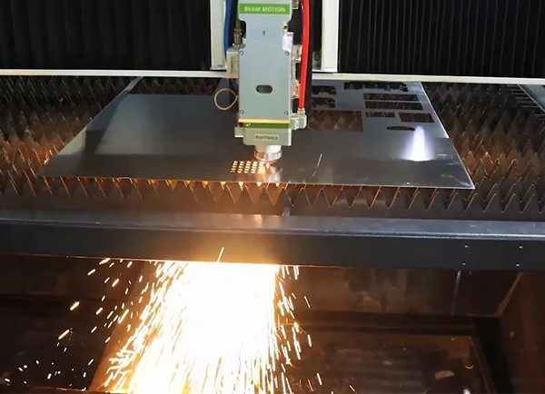 How to properly maintain and maintain the laser cutting head laser cutting machine?