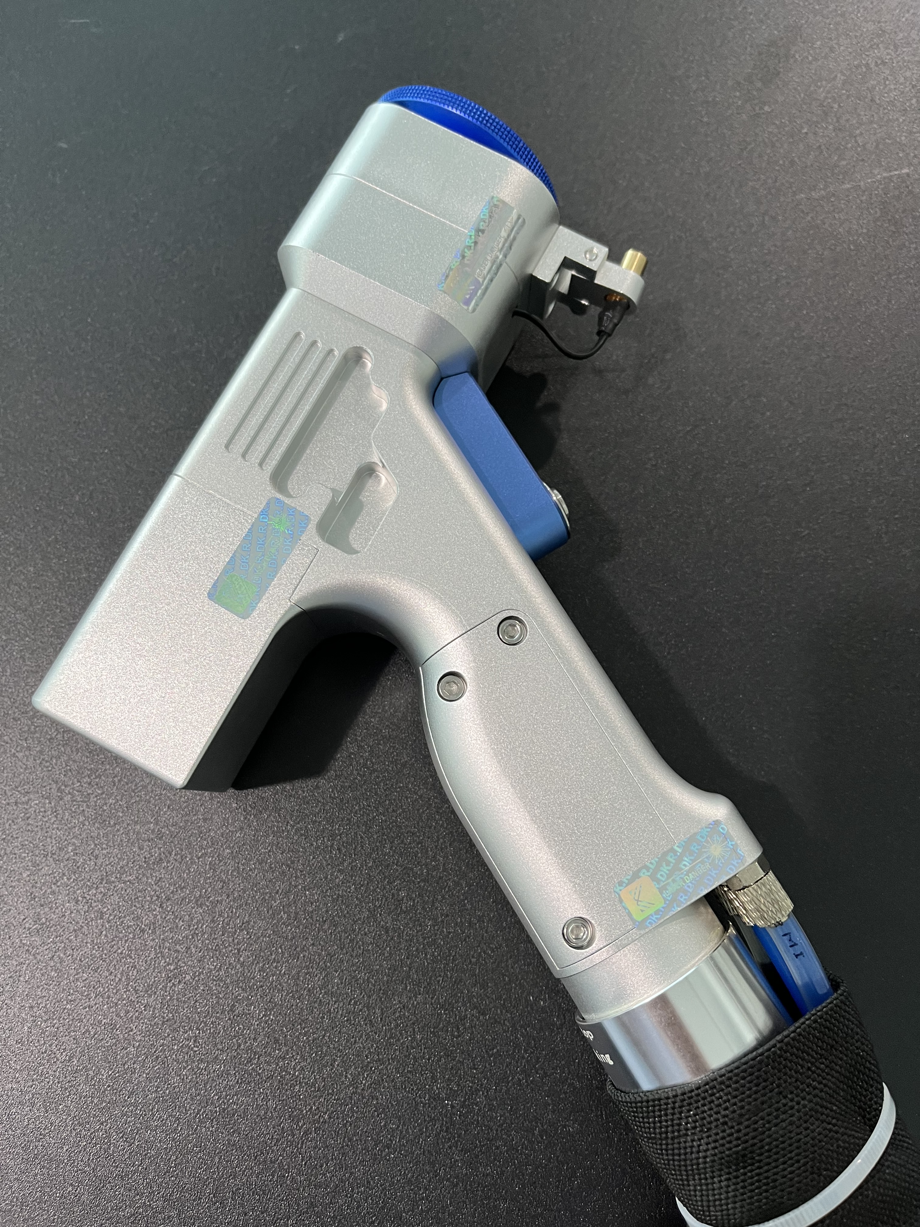 Laser cleaning is a new generation of industrial cleaning technology with promising future application prospects