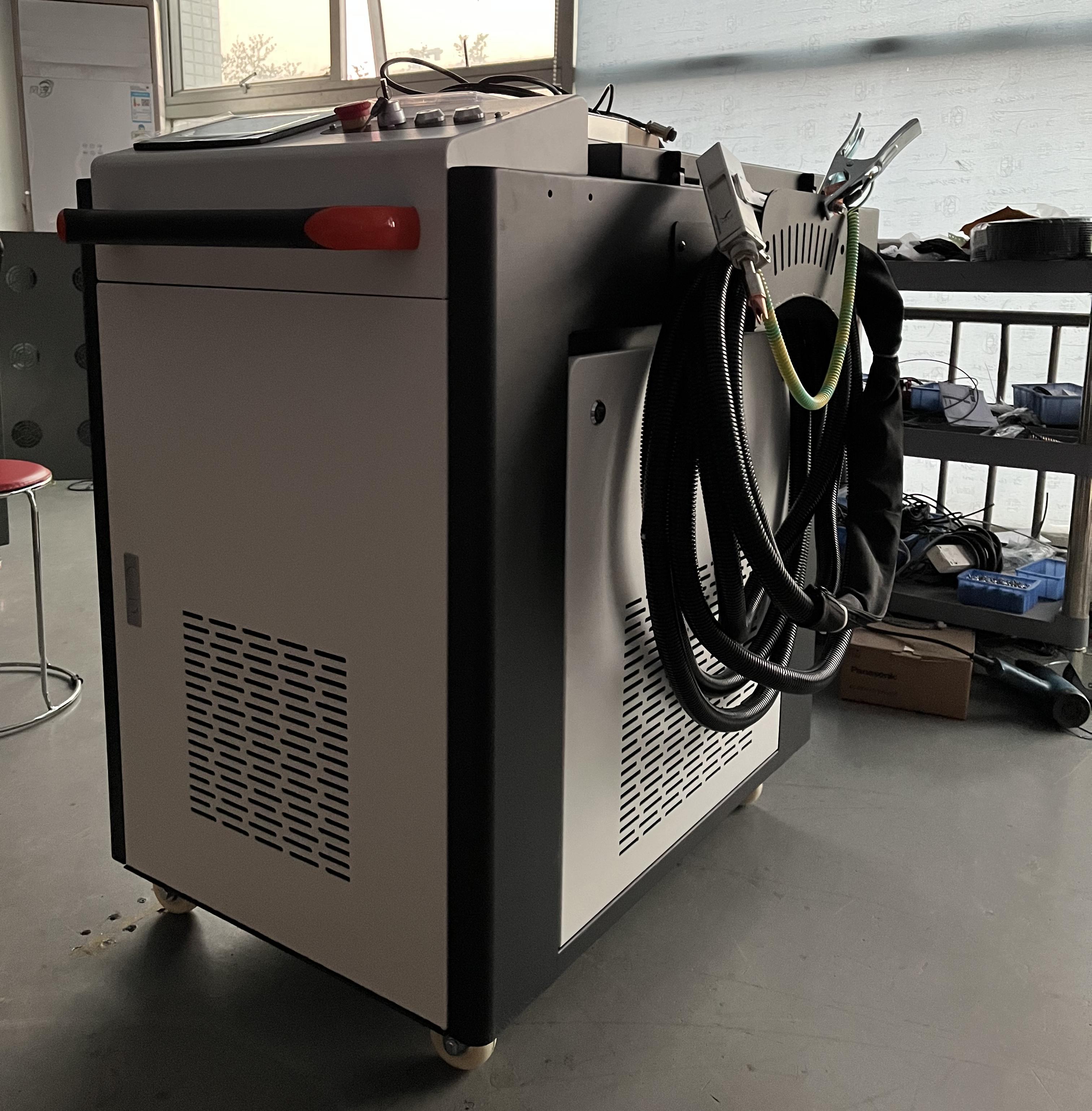 1500W Laser handheld high quality automatic fiber laser welding machine for stainless steel iron aluminum copper brass