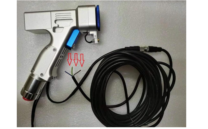 Precautions for hand-held cleaning head