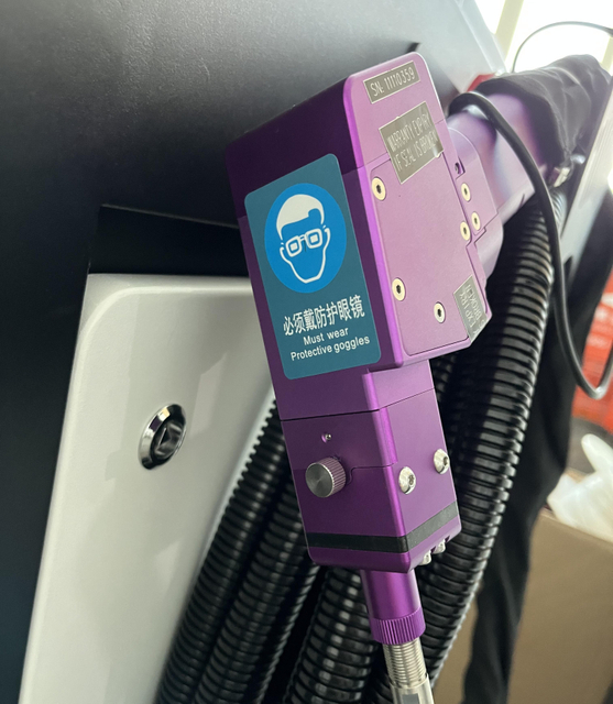 Laser handheld wobble fiber laser welding head with wire feeding auto 1000W 1500W 2000W with controller